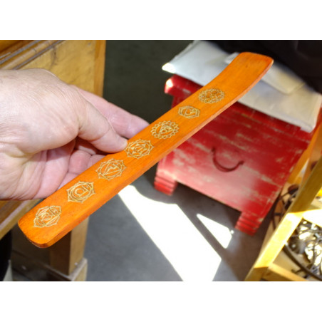 Räucherstäbchenhalter aus lackiertem Holz mit 7 CHAKRAS - orange